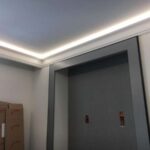 sufit podwieszany w hotelu
